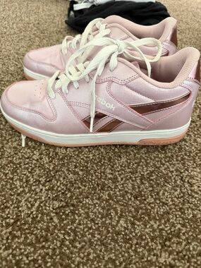 Reebok Women's Light Pink Sneakers with Rose Metallic Accents